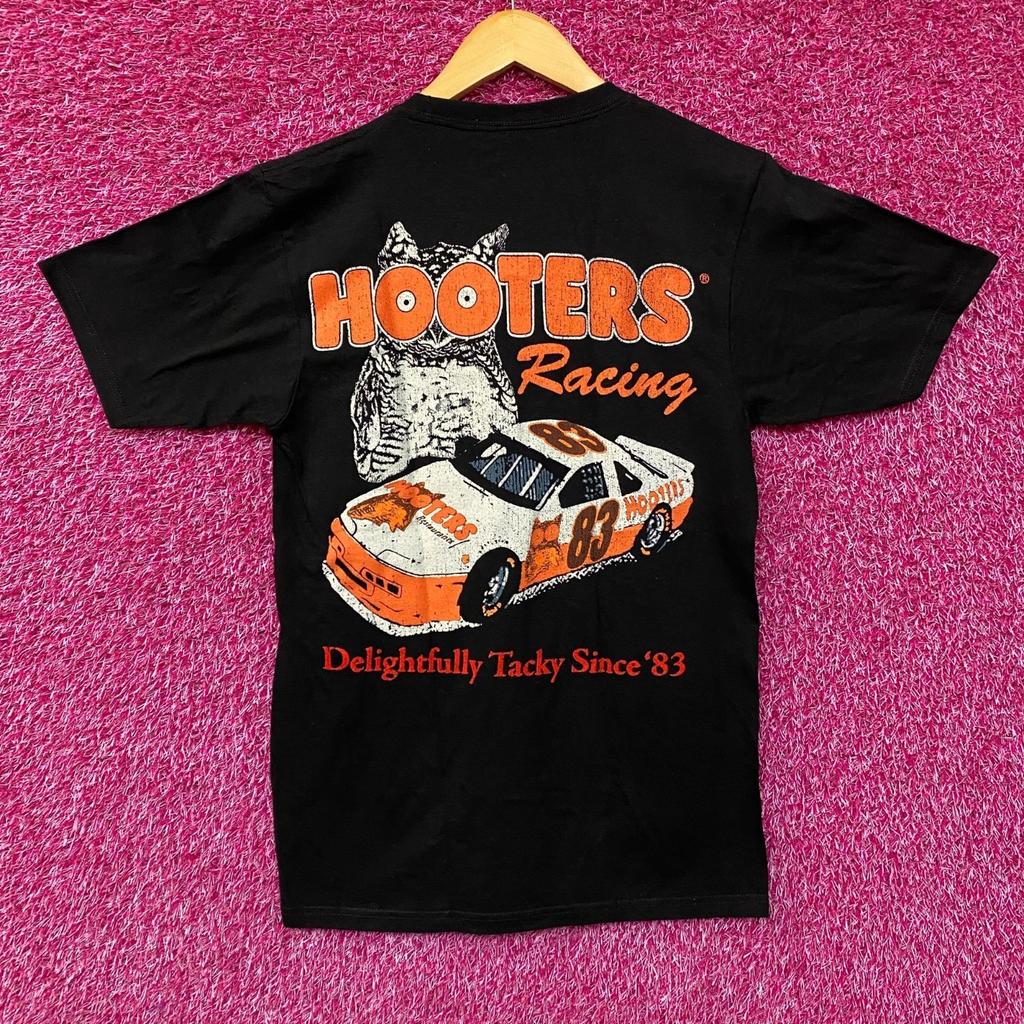 Футболка в винтажном стиле Hooters с принтом Nascar