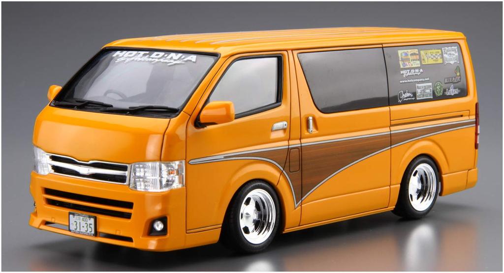 Aoshima Bunka Kyozaisha The Tuned Car Series Toyota Hot Company TRH200V Hiace 2012 Plastic Model 1/24 No.11