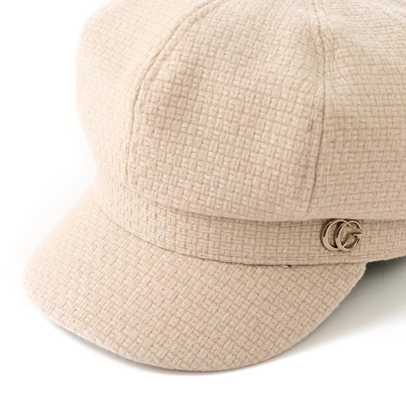 Корейская версия новой осенне-зимней шляпы для женщин, модная универсальная бейсболка в британском стиле с металлическим логотипом, ретро-литературная восьмиугольная шляпа, тренд