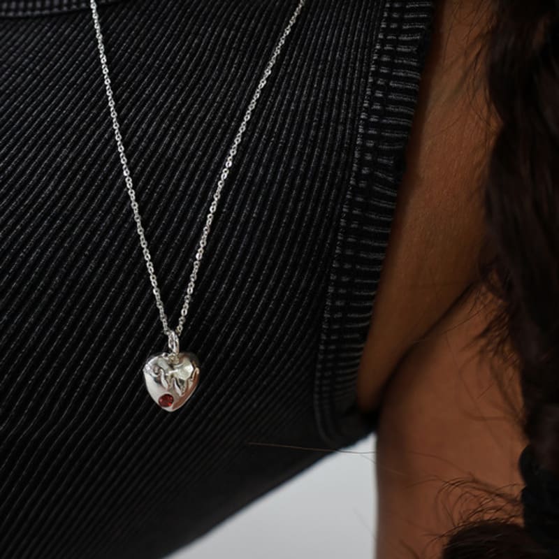 MERITY Heart melting pendant necklace