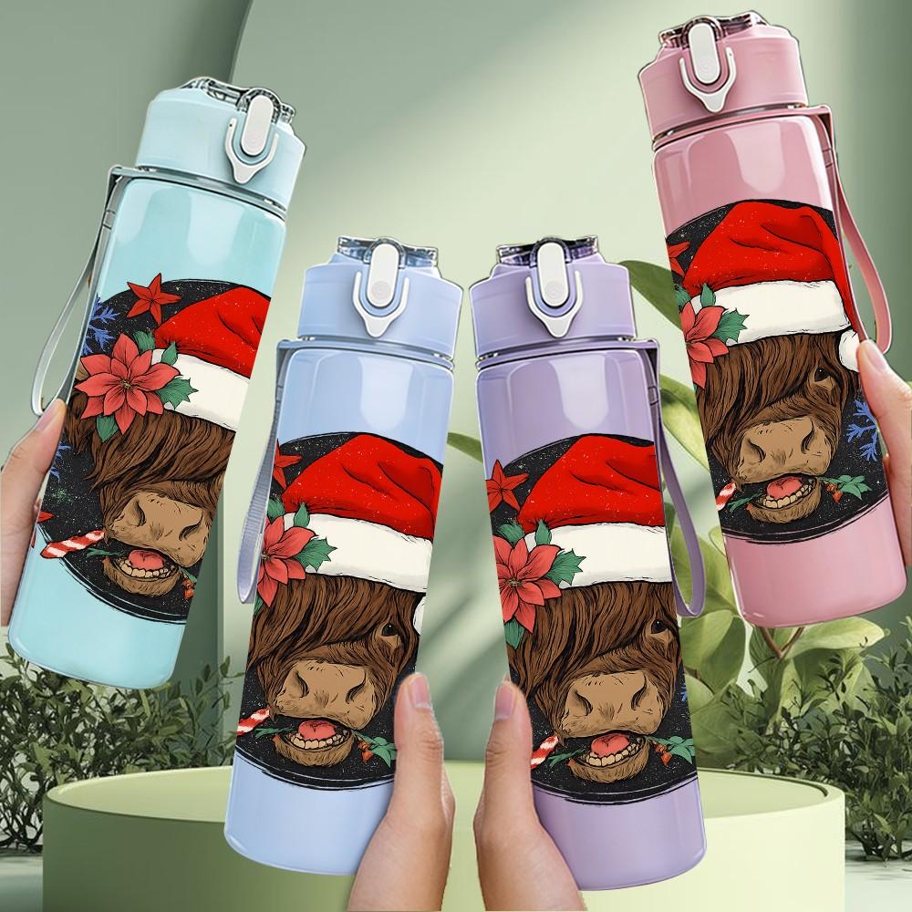 1PC Highland Cow Christmas Wreath 750ml Color Plastic Sports Water Bottle Leakproof Flip Straw Lid Suitable for Sports Office Home Use