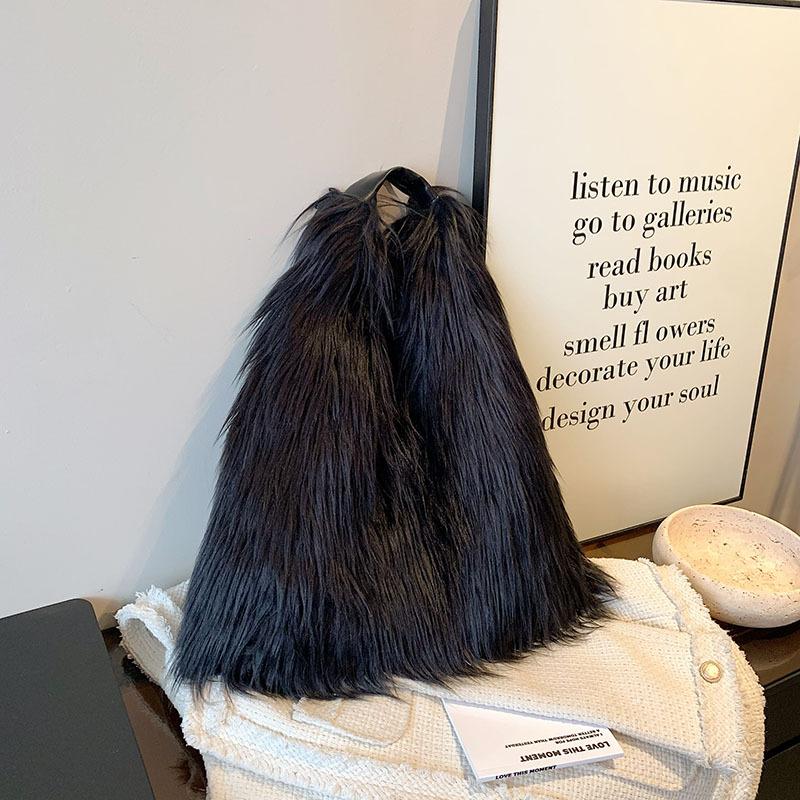 Wholesale new plush large-capacity tote personality fried street shoulder feeling light luxury underarm women's bag