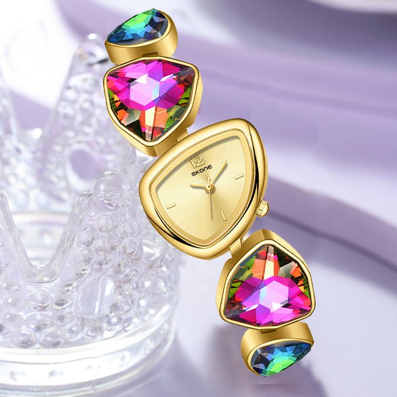 Creative Design Women Watches For Ladies Wrist Watches Top Brand Luxury Fashion Elegant Quartz Wristwatches Gold Watches