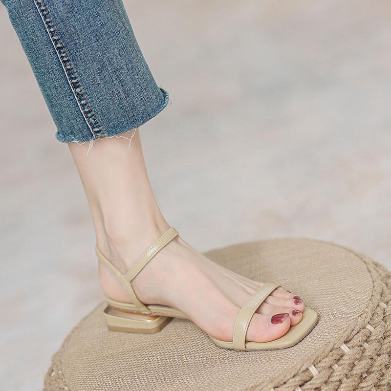 Босоножки на толстом каблуке женские летние новые 2025 универсальные в сказочном стиле, с ремешком на щиколотке, с открытым носком, на низком каблуке, римские, под юбку