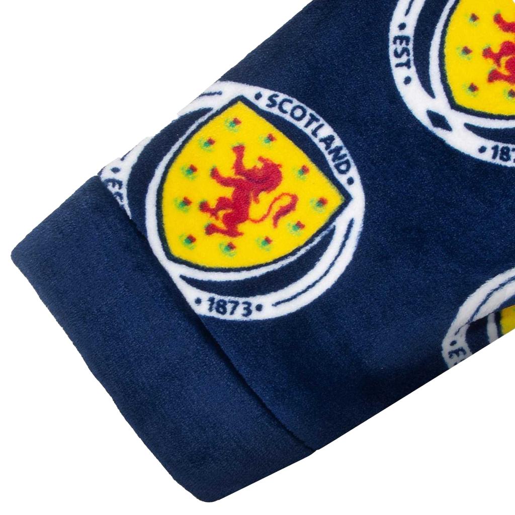 Scotland Mens Crest Fleece All-Over Print Dressing Gown