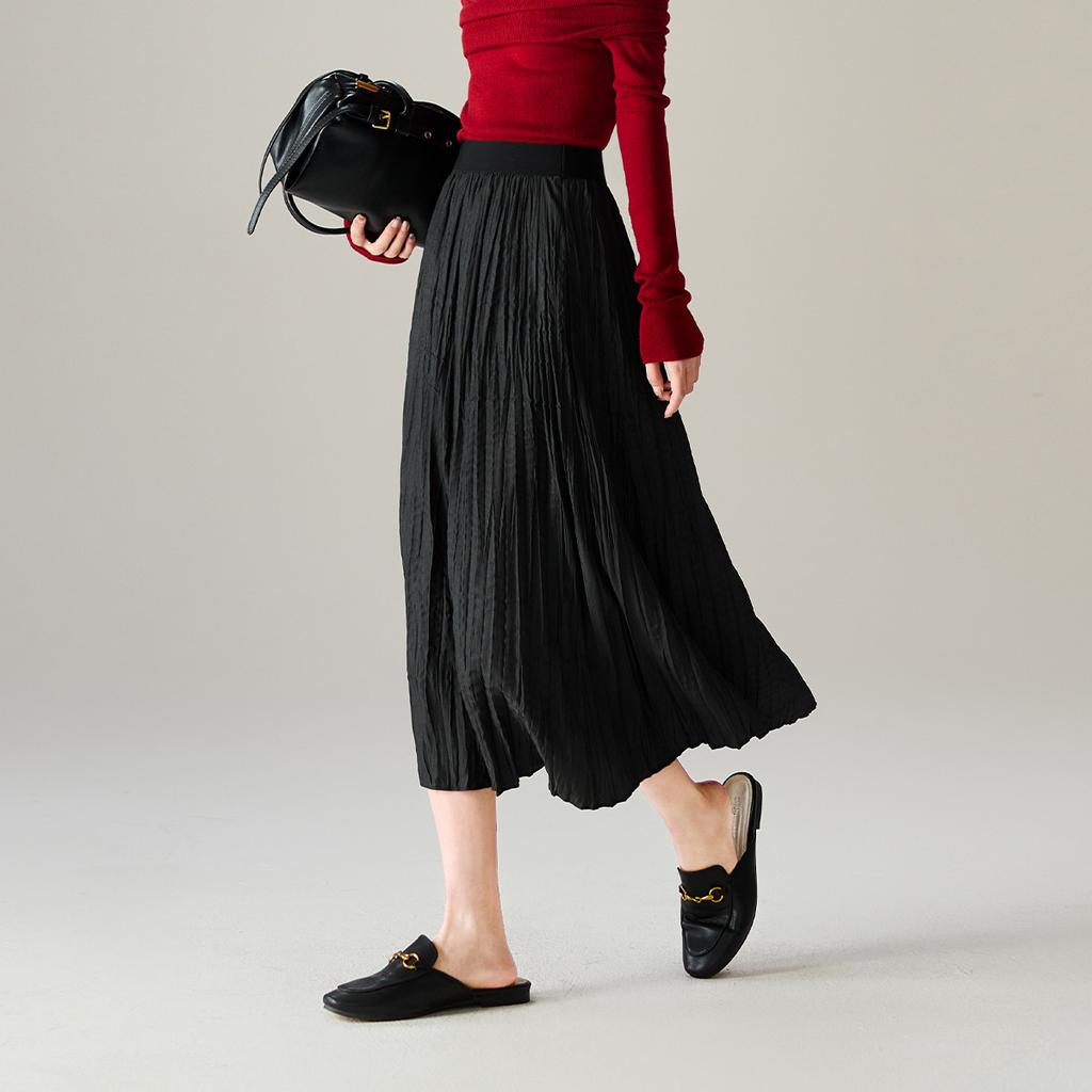 High-waisted pleated skirt
