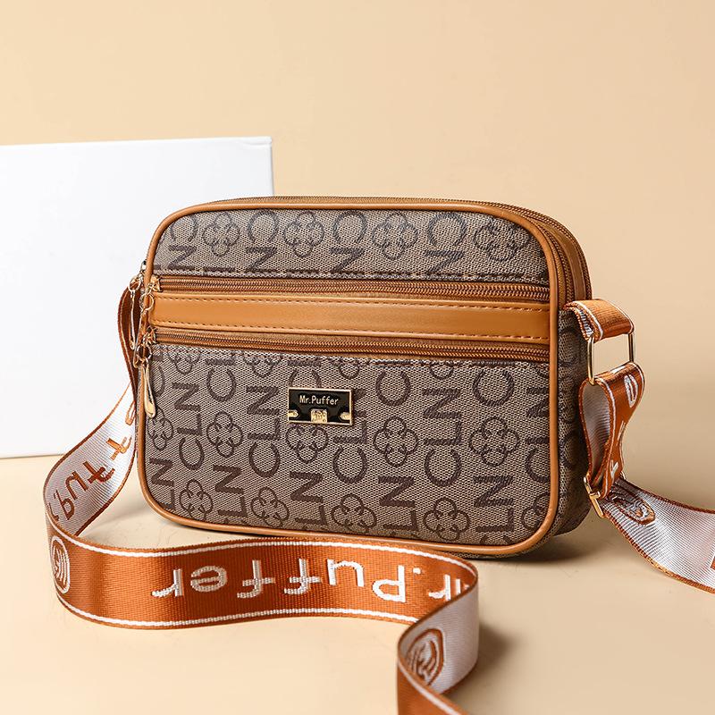 Fashionable Women's Bag, Middle-aged Mother's Bag, Single-shoulder Crossbody Bag, Versatile for Ladies with Floral Patterns, Small Square Bag