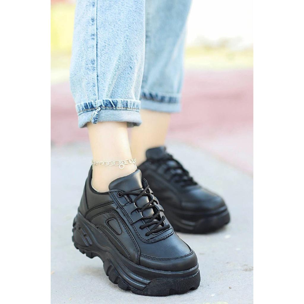 Женские белые спортивные туфли на высокой подошве 6 см