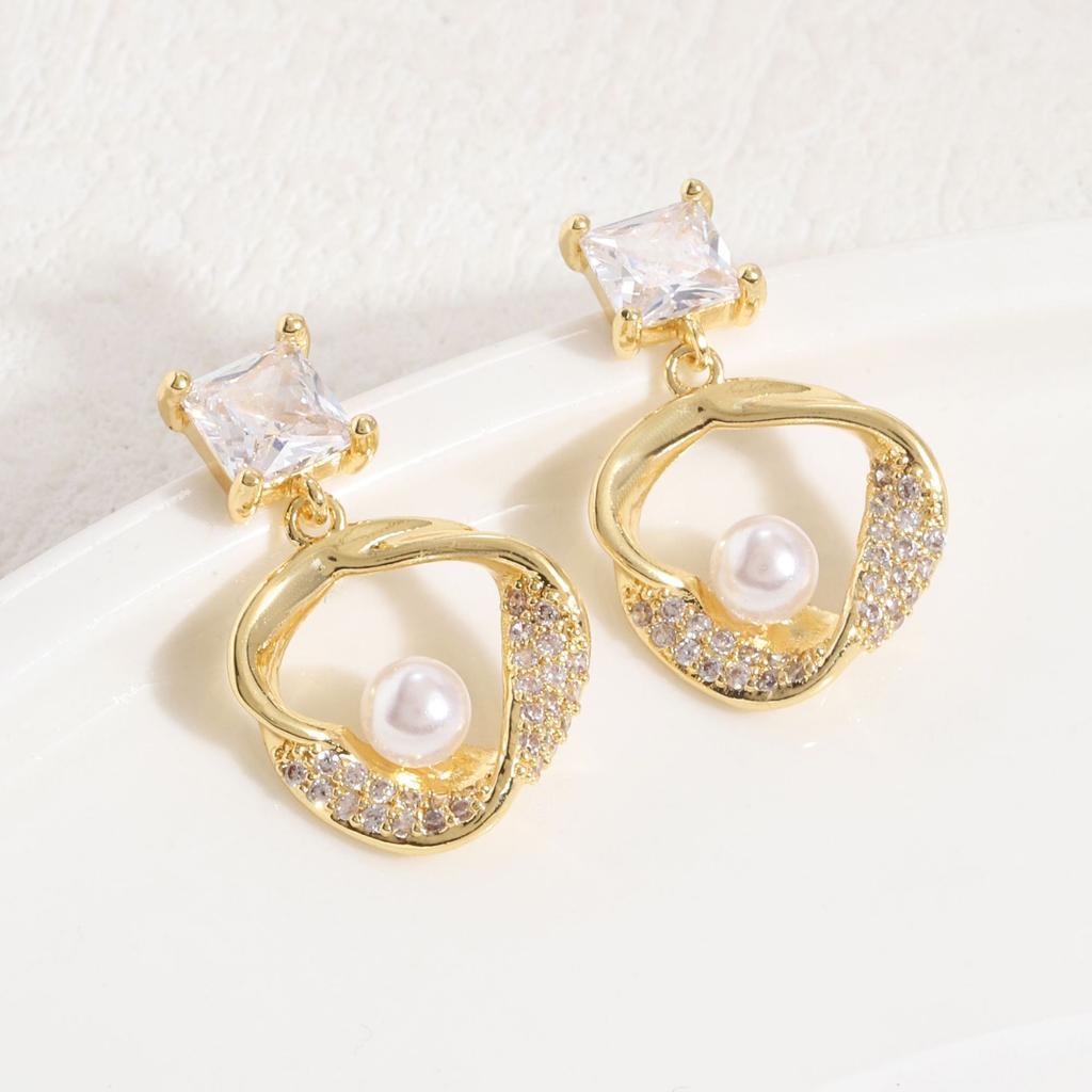 Ожерелье из титановой стали с французским кругом, женский высококачественный персонализированный универсальный комплект ювелирных изделий с микро-инкрустацией цирконием и жемчугом