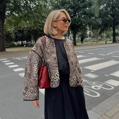 Новое осеннее стеганое пальто с леопардовым принтом для женщин, повседневное короткое пальто с круглым вырезом и длинным рукавом, женская улично-шикарная верхняя одежда для женщин