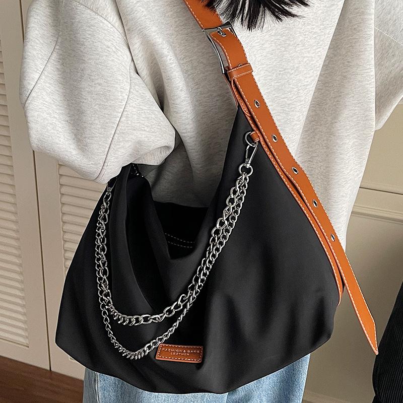 Large Capacity Nylon Bag Women's Summer 2025 New Casual Shoulder Messenger Bag Chain Commuter Tote Bag