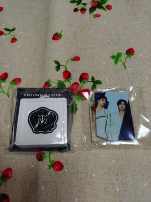 [Б/У] Акриловая подставка и USB от Tohoshinki ZONE