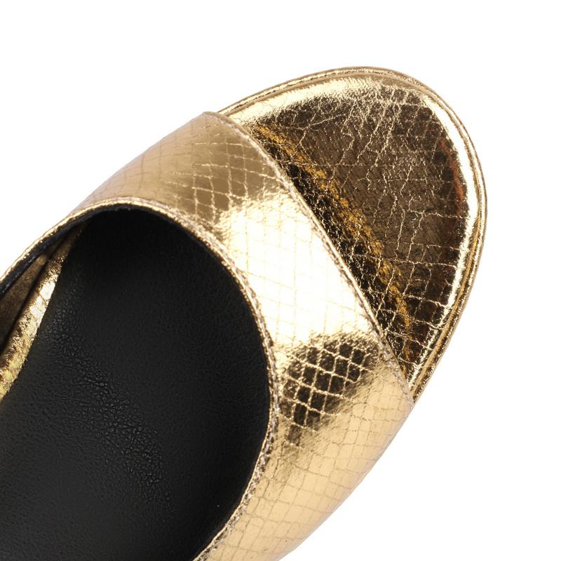 Женские сандалии на высоком каблуке. Женские сандалии на очень высоком каблуке на платформе. Летняя обувь.