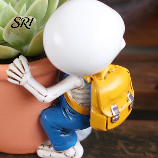 Resin Skeleton Pot Cute Planter Decorative Flowerpot Small Sun-resistant Plant for Succulents Halloween Desktop Decoration