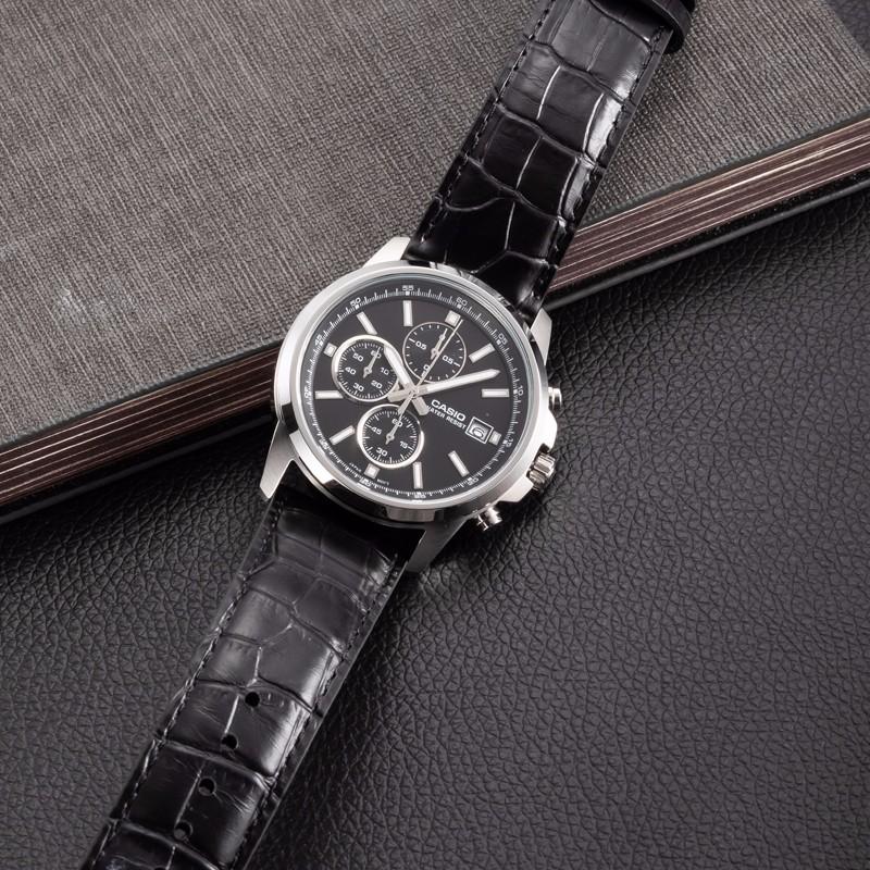 Casio Часы Мужские Черные MTH-5001L-1APR Дизайн с Тремя Циферблатами Водонепроницаемые Стрелки Простой Кварцевый Механизм Кожаный Ремешок