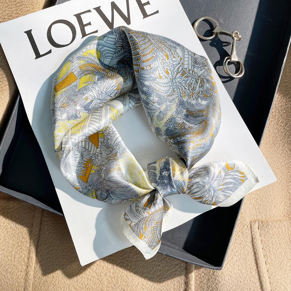 Spring floral jungle printing silk scarf women's plain crepe satin 111% mulberry silk 11 square scarves high-end silk gifts