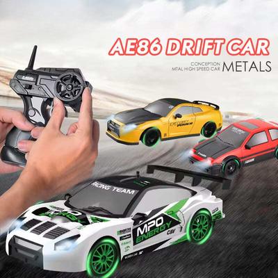 Новая 2.4G RC частота машина со светодиодной подсветкой 4WD RC высокоскоростной дрифт автомобиль профессиональная гоночная игрушка модель GTR перезаряжаемый AE86 рождественский подарок