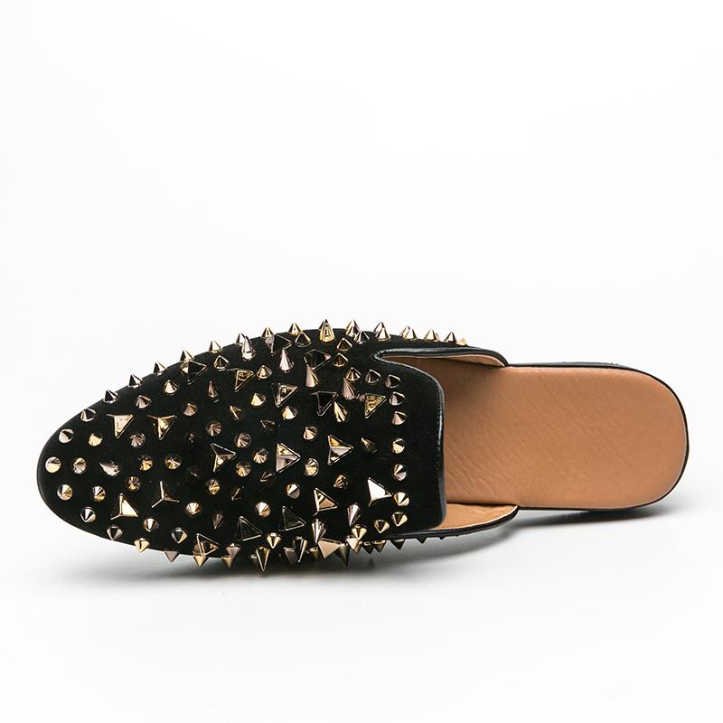 Новые мужские полушлепанцы-лоферы с шипами и заклепками, мужские повседневные мюли из лакированной кожи, мокасины, дышащие слипоны для вождения