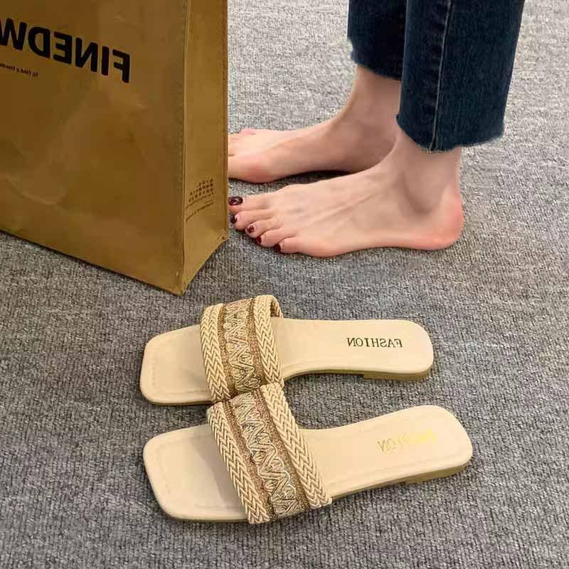 Крутые тапочки в этническом стиле с квадратной головкой для женщин, летняя одежда 2024 года, новые женские туфли большого размера, впитывающие пот, плоская подошва, одно слово, перетаскивание