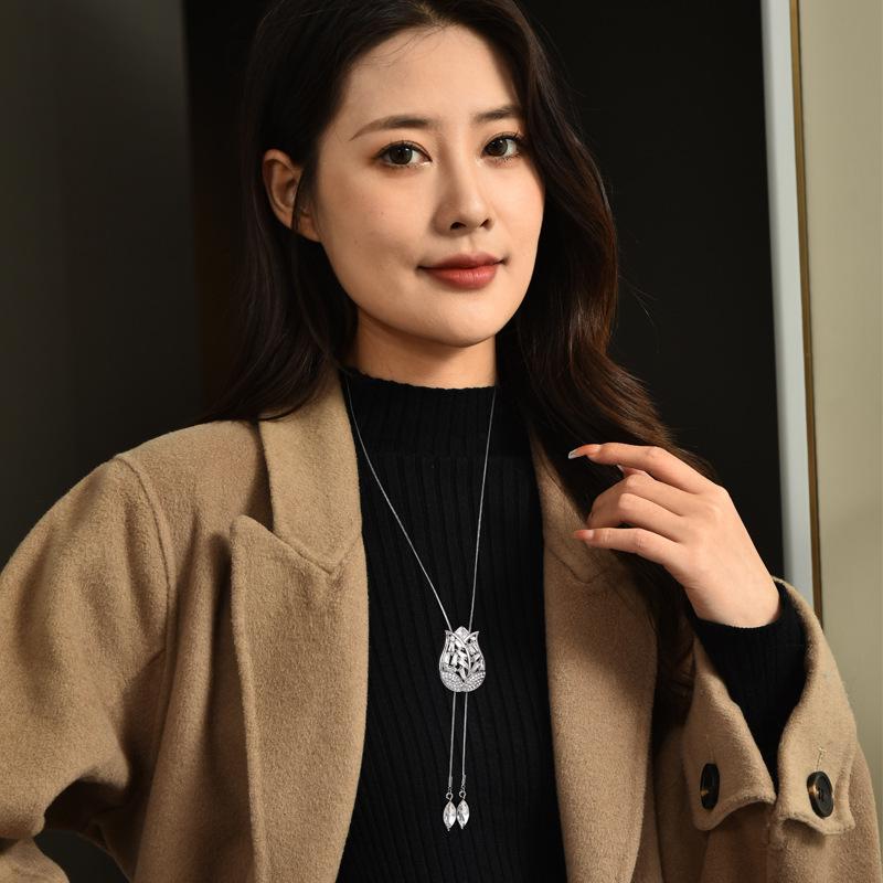 Suijue Autumn And Winter Tulip Diamond Sweater Chain Versatile, Long Fashion Necklace Women