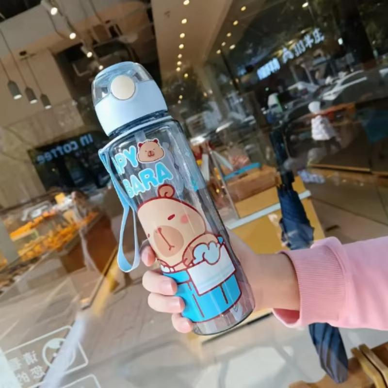 Тема капибары Милая бутылка для воды 700 мл, с ручкой, герметичная конструкция, в комплекте соломинка, прочная, идеально подходит для школы и кемпинга