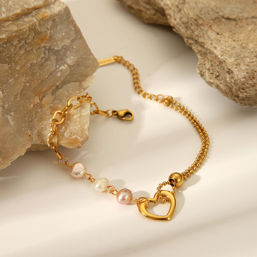 Hot-selling Heart Pendant Stainless Steel Bracelet for Women, Vintage Elegant Pearl Jewelry, Titanium Steel Accessories