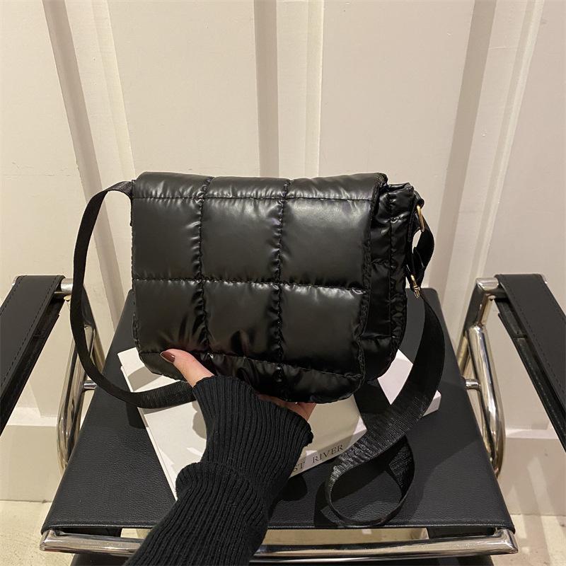 Yogodlns Women Elegant Quilted Shoulder Bags Cloud Pleated Bubbles Crossbody Bag Fashion Simple Solid Color Commute Shopping Bags