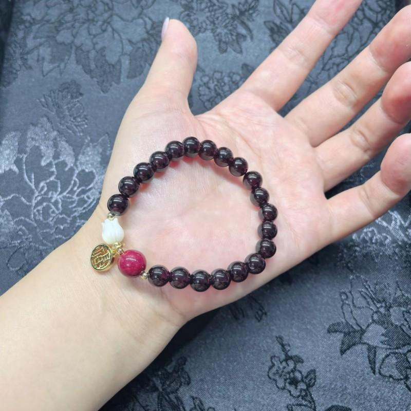 Handmade Natural Garnet 8mm Beaded Bracelet With Shell Flower Cinnabar Fortune Charm Boho Chic Womens Jewelry