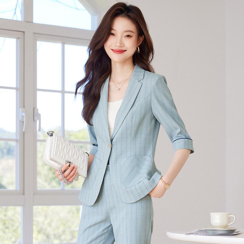 Spring/Summer 2024 Women's Petite Mid-Sleeve Striped Suit Set