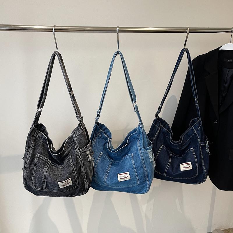 Retro Style Denim Tote With Polyester Lining For Everyday Casual Wear