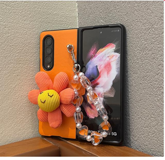 Luxury Fashion Cute Diy Flower Pearl Hand Chain Bracelet Case Cover For Samsung Galaxy Z Fold 3 2 5g Zfold 4 Leather Back Fundas