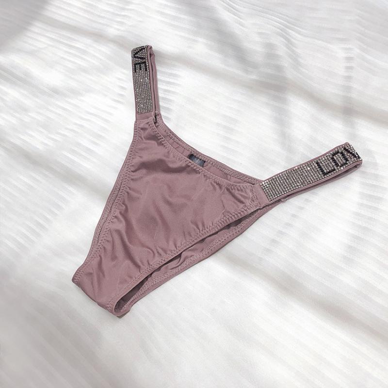 Европейские и американские сексуальные стразы для фитнеса, спортивные бедра с низкой талией, бикини с высокой вилкой, полузавернутые бедра, футболки для женщин