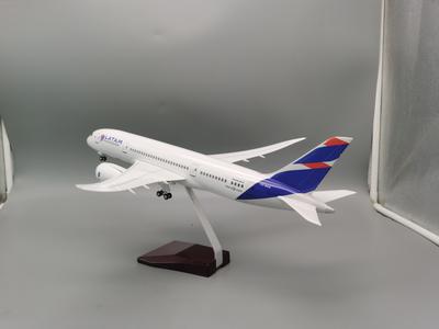 Модель самолета B787 Авиалинии LATAM Модели самолетов Самолет Смола Пластик Со светом С LED-подсветкой Для коллекции или в подарок (без светодиода)