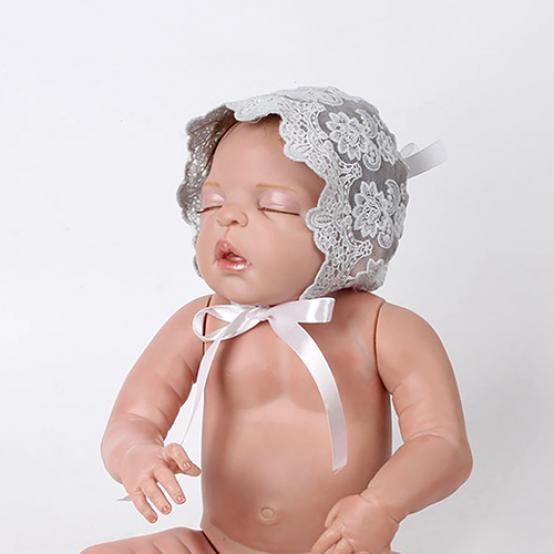 Кружевная шапочка для младенцев