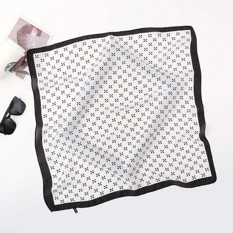 Spring/Summer New Women'S Silk Scarf 70 * 70cm Simulated Silk Twill Square Scarf Fashion Printed Large Square Scarf Professional Scarf