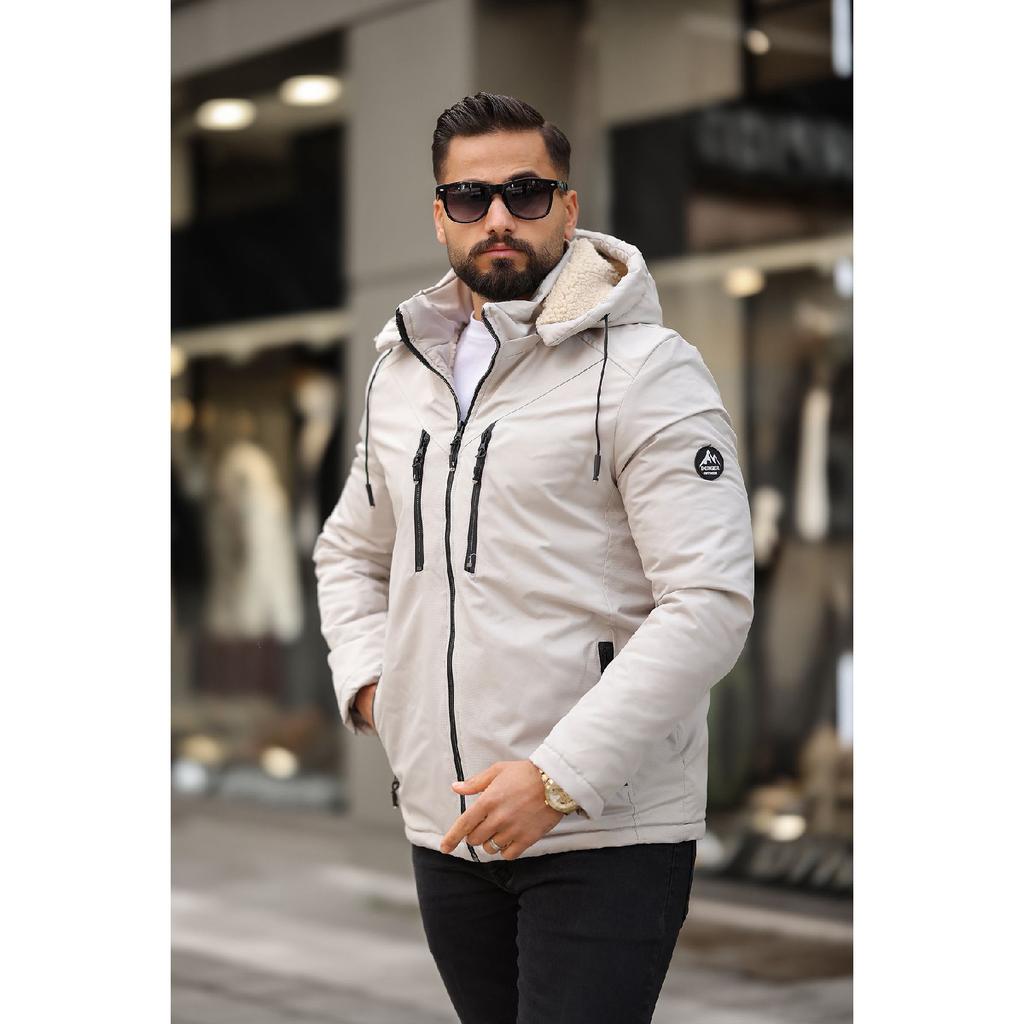 Зимнее пальто с мехом внутри и съемным капюшоном