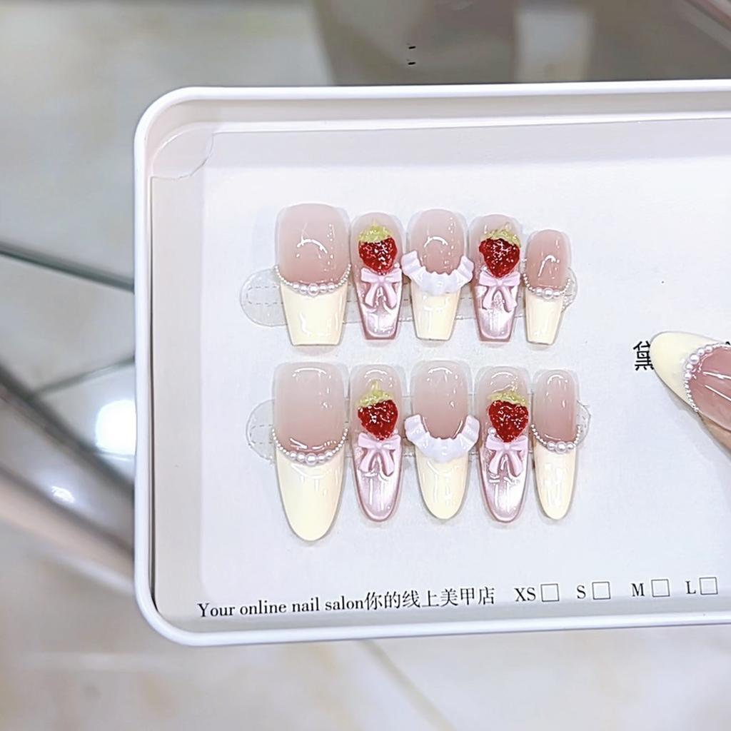 Чисто ручная лепка Новый стиль Zhizhizhimeiberry Расписанные вручную Трехмерные клубничные кошачий глаз Темпераментные накладные ногти