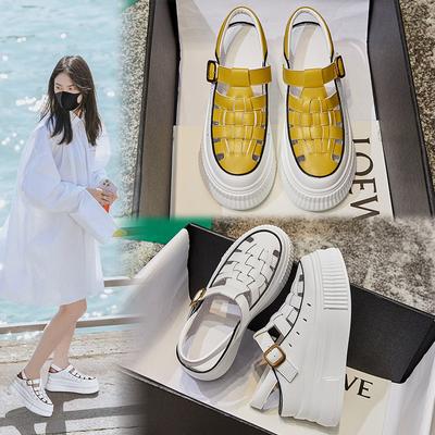 Баотоу римские сандалии 2025 лето новые женские сандалии на платформе, увеличивающие рост, женская уличная мода, кожаная женская обувь