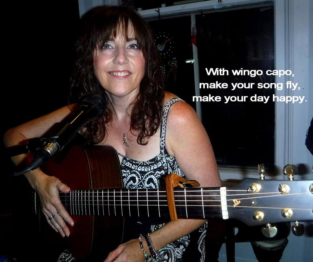 WINGO One Touch Guitar Capo Tast Electric Capo для акустической гитары Wood 5 Picks Guitar, (Светлый цвет) -