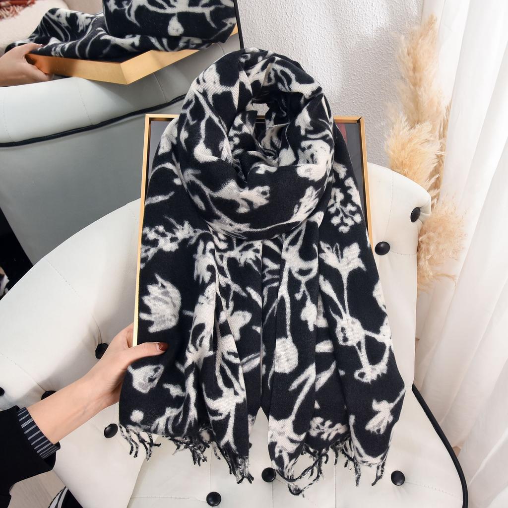 College Sweet Girl Fashion Flower Print Scarf Warm Thickened Imitation Cashmere Fringed Scarf