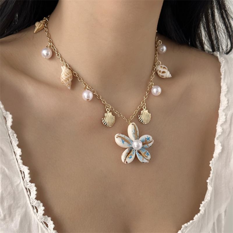 Summer Ocean Style Shell Flower Pendant Necklace for Women Vintage Gold Color Clavicle Chain Choker Beach Vacation Jewelry Gift