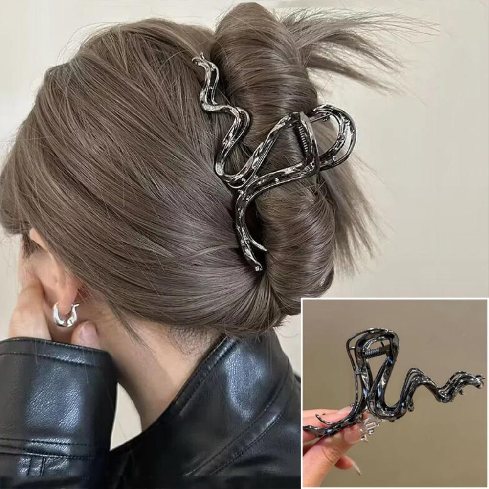 Y2K Geometric Hair Claw Clip Vintage Alloy Shark Clip Fashion Gripper Women Girl Hair Accessory