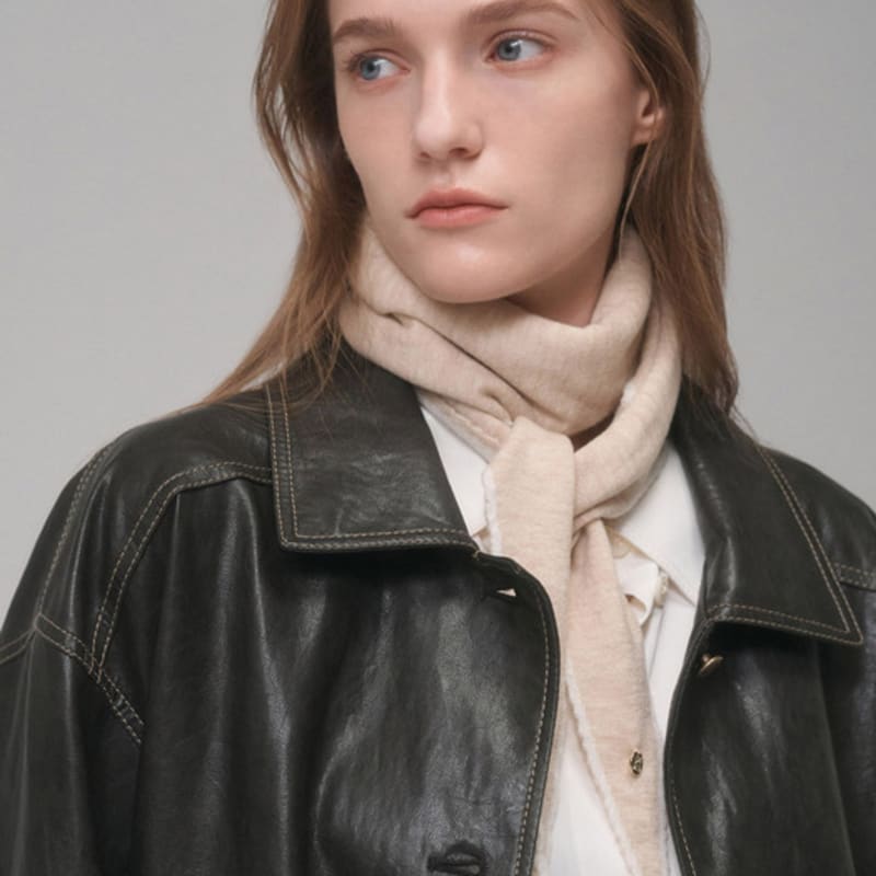 Saint Luxure 100% Wool Triangle Petite Muffler Ivory