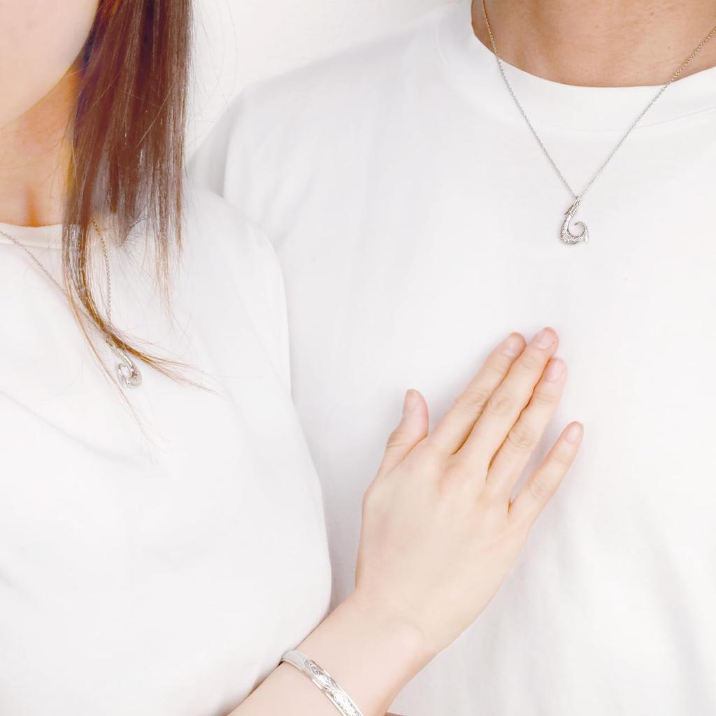 Парное ожерелье из хирургической нержавеющей стали 316L для мужчин и женщин, парный комплект, ожерелье с рыболовным крючком [e-Jeweler] (Серебряный цвет)