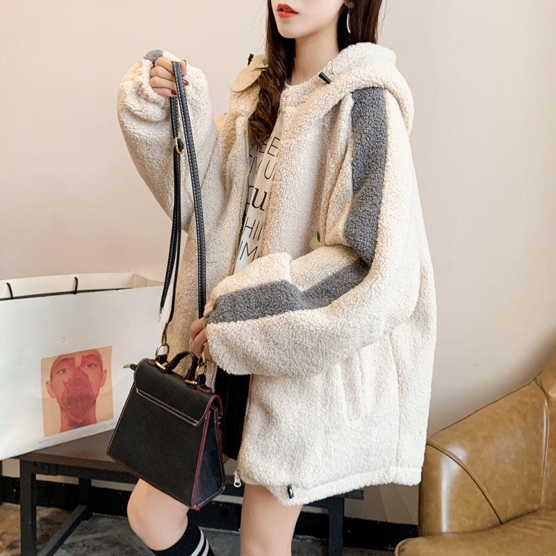 Куртка из плюша ягненка для женщин свободного покроя корейской версии осень/зима универсальный плюшевый толстый свитер с капюшоном в тренде