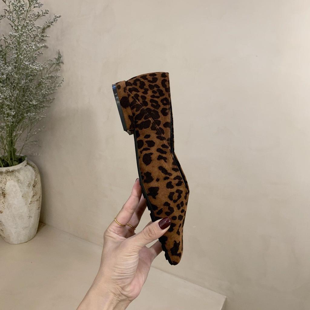 2024 New Early Autumn New Square Head Leopard Print Side V Flat Bottom One Pedal Single Shoes Women's Soft Leather Korean Version Small Leather Shoes