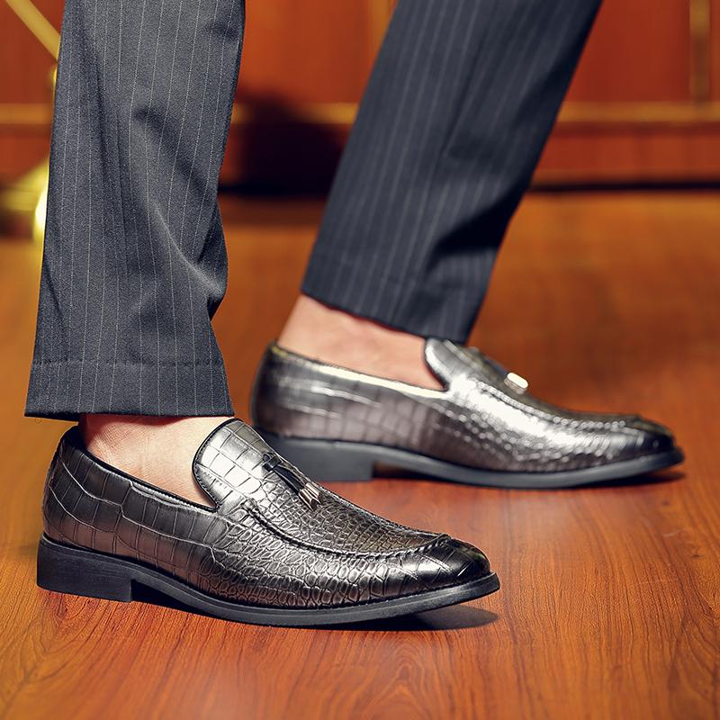 Модная удобная обувь для ходьбы для мужчин Свадебная повседневная обувь Стильные мужские лоферы из ПУ Новые балетки Заостренный носок Слипоны Туфли-мокасины