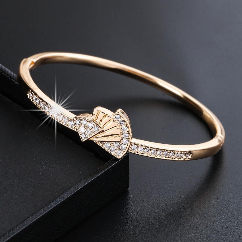 Новый модный простой элегантный дизайн с микро-инкрустацией цирконом и нишевым браслетом для подруги