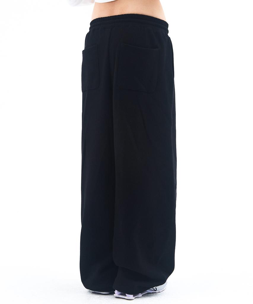 AMES-WORLDWIDE Basic Small Logo Sweat Pants Black
