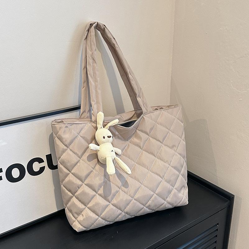 Casual Niche Down Bag Women's 2024 New Large-capacity Diamond Commuter Handbag Fashionable Shoulder Tote Bag